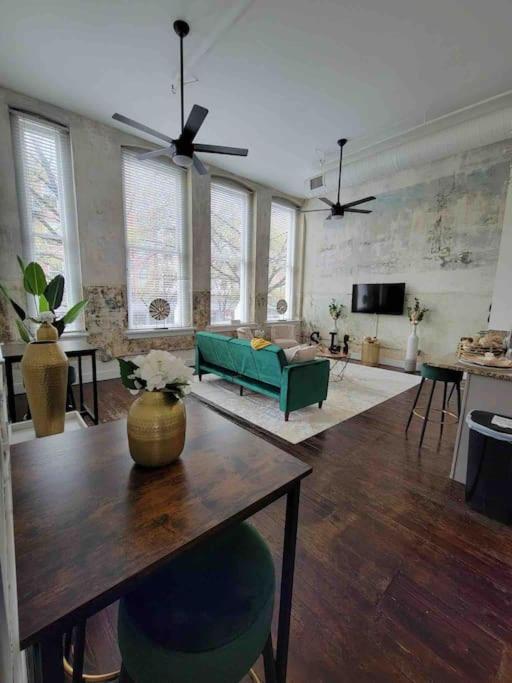 Luxury Condo “Walk To Everything” Memphis Exteriör bild